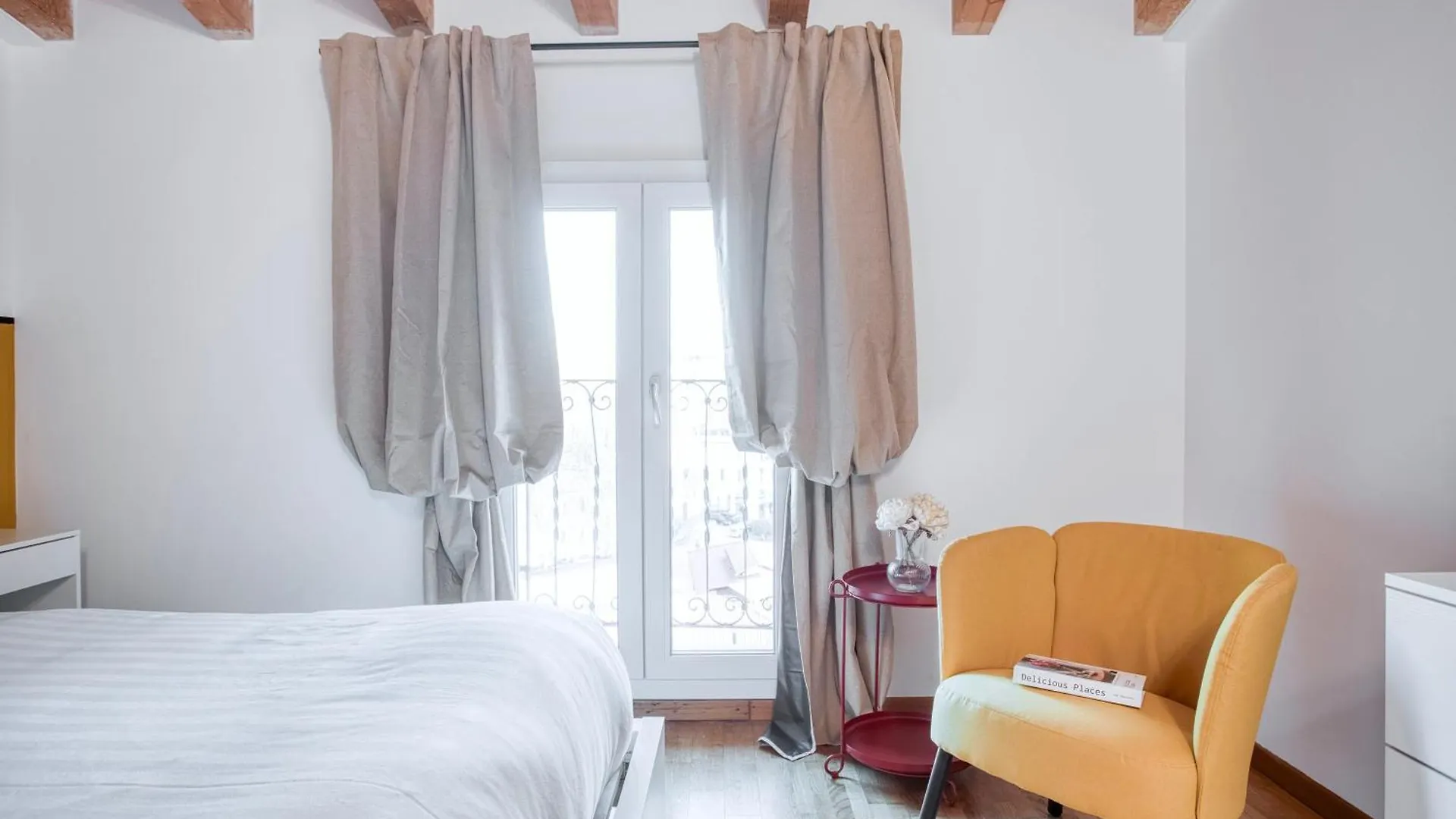 Easylife - Eleganza E Comodita In Citylife Milan 0*,  Italy